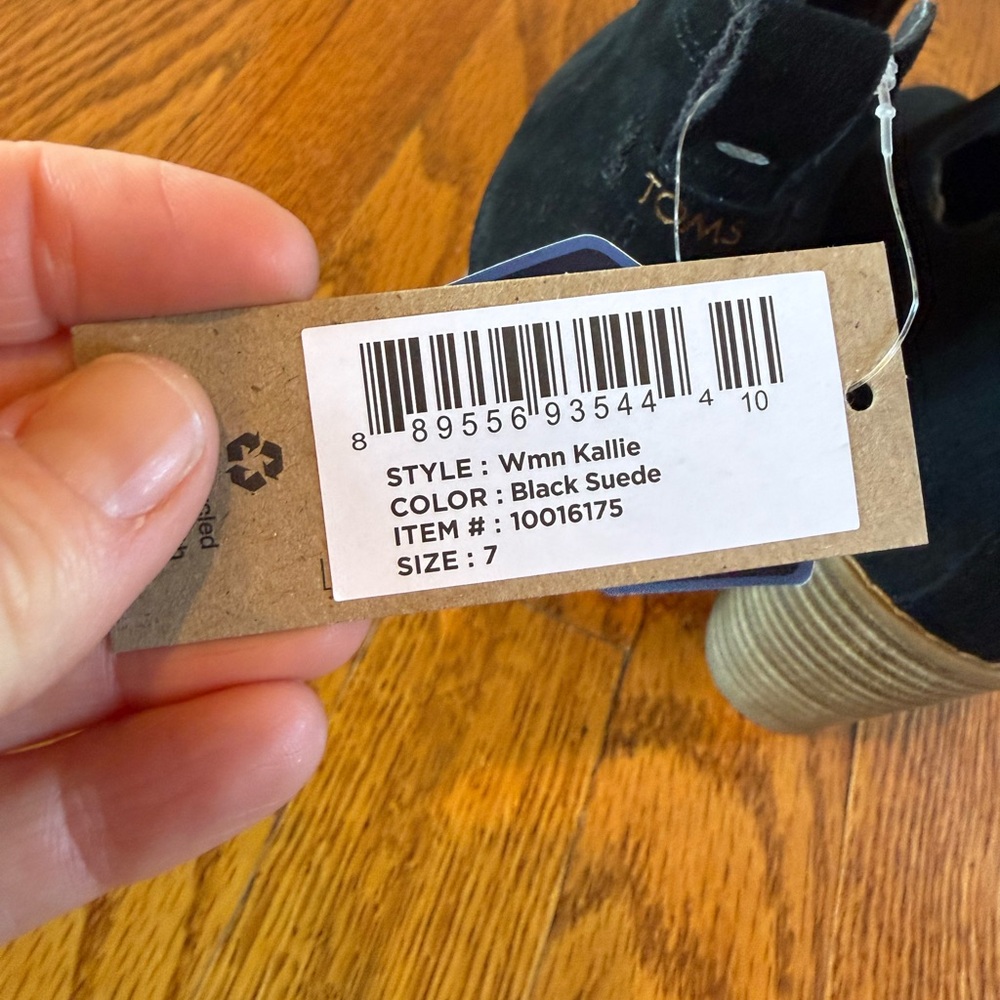 Tom’s Women’s Kallie Black Suede Ankle Booties - Picture 8 of 11